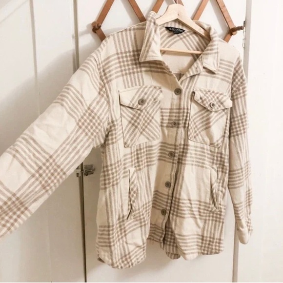 Beige Plaid Shaket - Picture 2 of 3